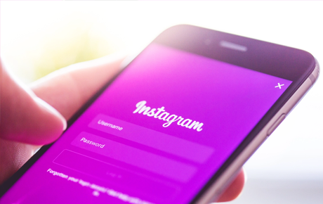 Az Instagram jelenleg a leggyorsabban fejlődő social media felület. Az egyébként nehezen elérhető Y generációt itt hatékonyan meg lehet találni. A direkt értékesítésben ez a csatorna még nem túl erős, de egy brandépítés ma már nehezen képzelhető el hangsúlyos Instagram jelenlét nélkül.